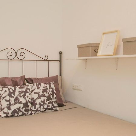 Lovely Apt In The City Center - 15M Walk Giralda Севілья Екстер'єр фото