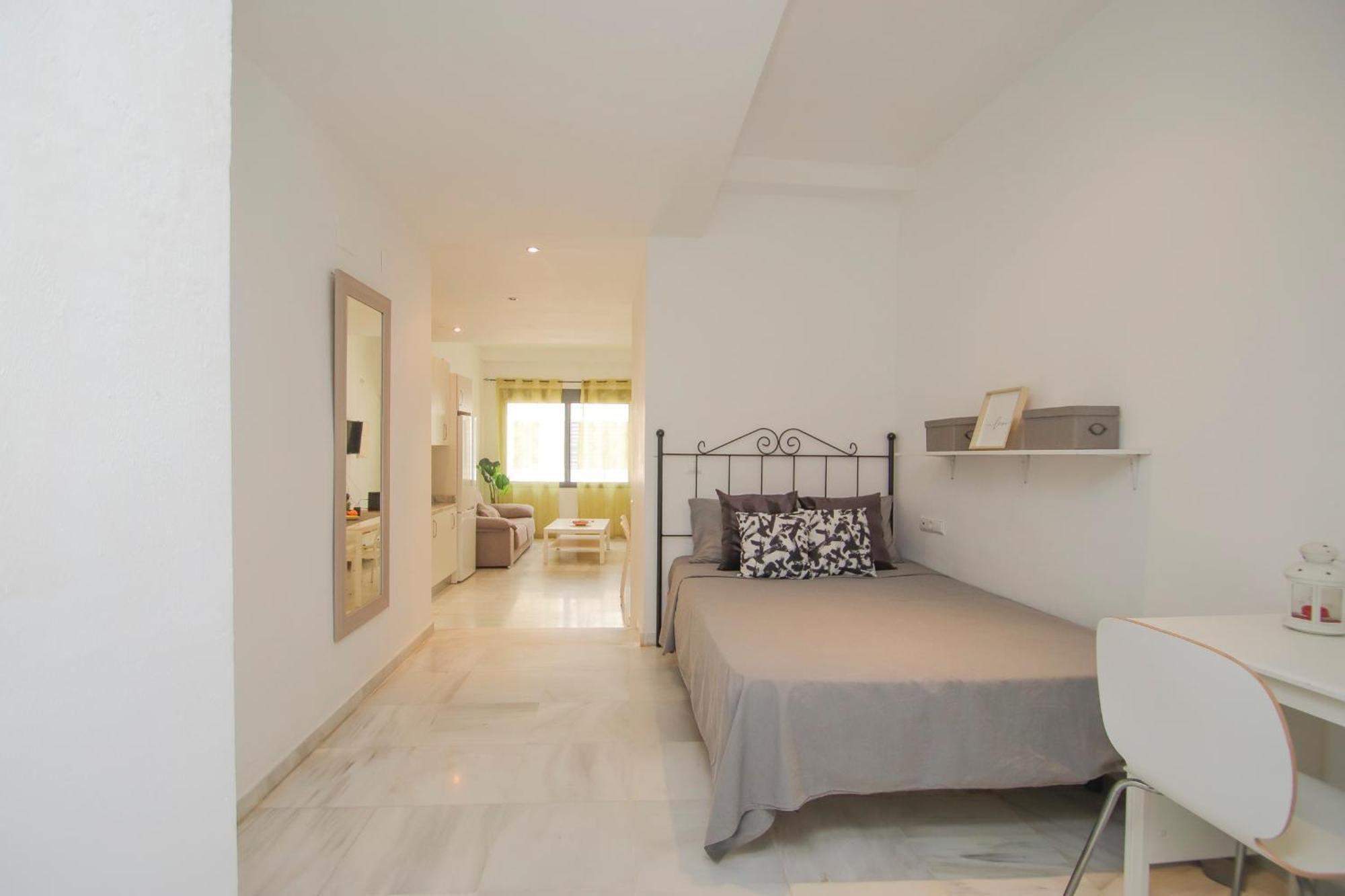 Lovely Apt In The City Center - 15M Walk Giralda Севілья Екстер'єр фото