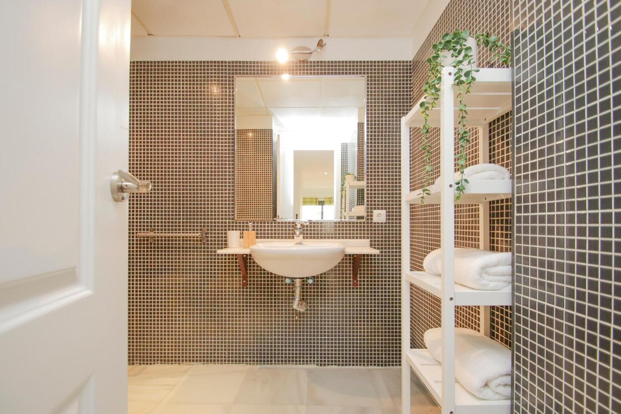 Lovely Apt In The City Center - 15M Walk Giralda Севілья Екстер'єр фото